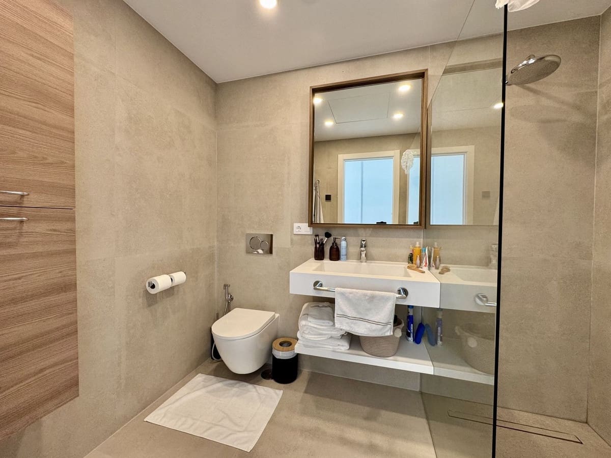 6 makuuhuone Huvila myytävänä paikassa Estepona mukana uima-altaan - 2 980 000 € (Ref: 9081880)