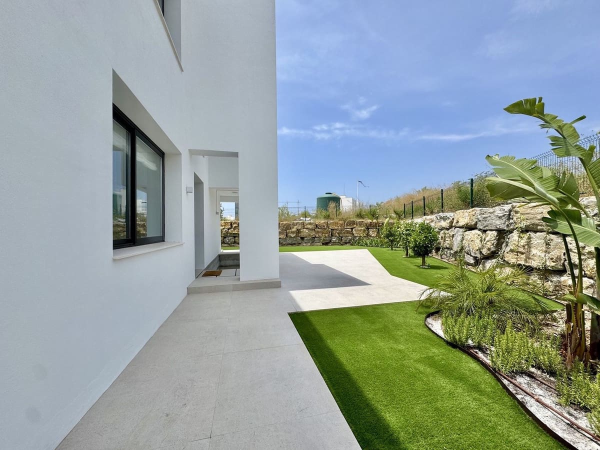 6 Zimmer Villa zu verkaufen in Estepona mit Pool - 2.980.000 € (Ref: 9081880)