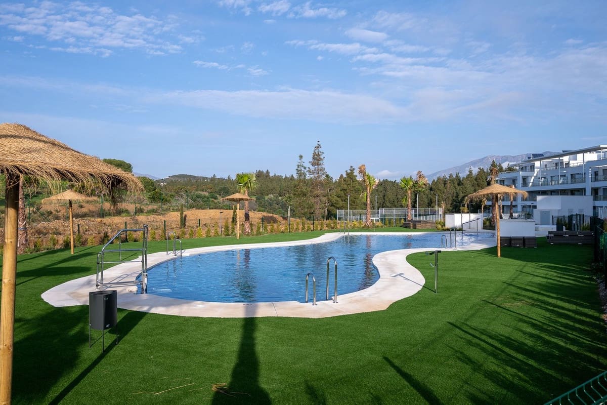 3 slaapkamer Appartement te koop in El Chaparral met zwembad - € 550.000 (Ref: 9081898)