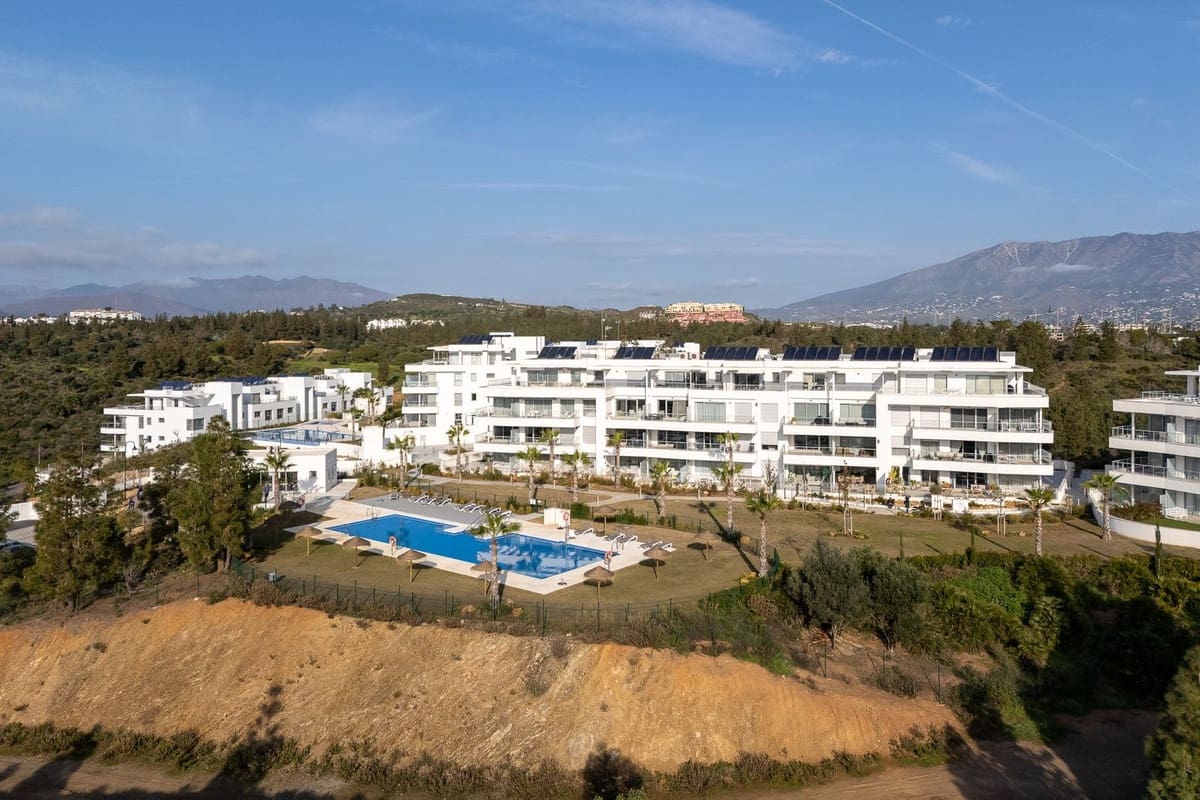 3 slaapkamer Appartement te koop in El Chaparral met zwembad - € 550.000 (Ref: 9081898)