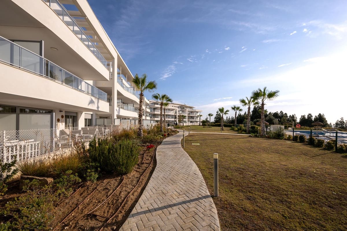 3 bedroom Apartment for sale in El Chaparral with pool - € 550,000 (Ref: 9081898)