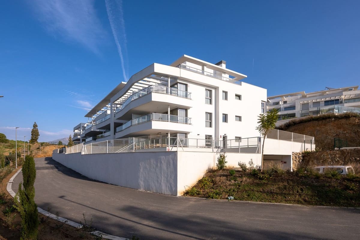 Apartamento de 3 habitaciones en El Chaparral en venta con piscina - 550.000 € (Ref: 9081898)