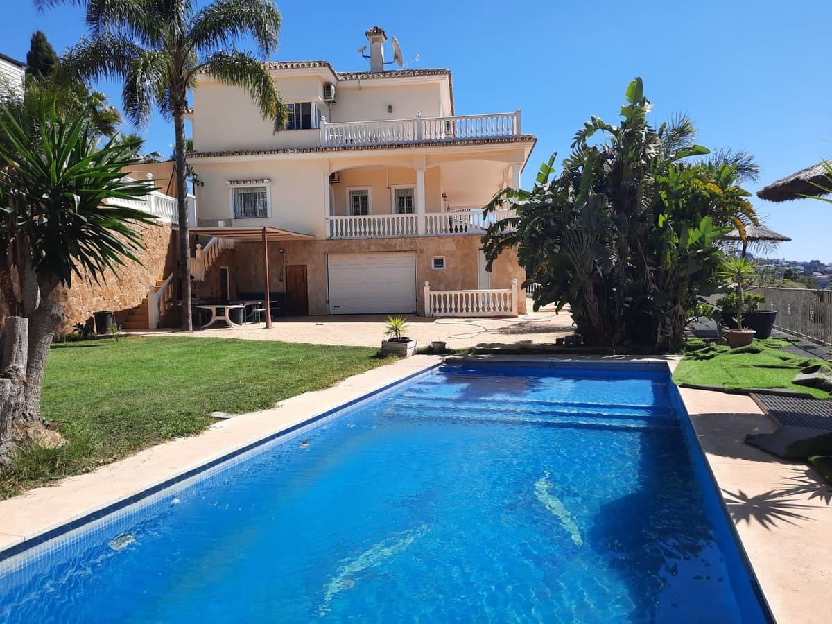 5 soveværelse Villa til salg i Mijas Golf med swimmingpool - € 952.000 (Ref: 9081907)