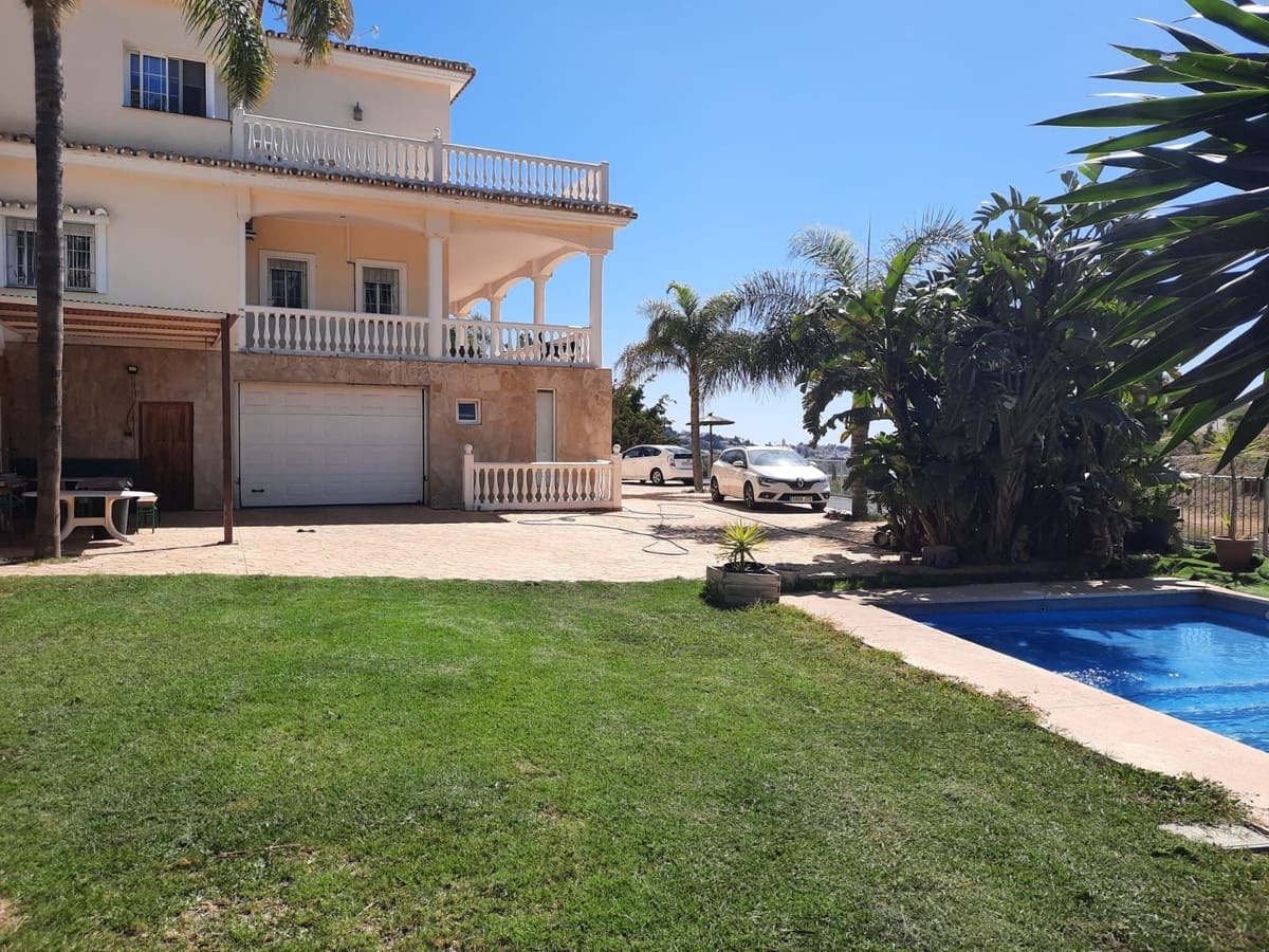 5 soveværelse Villa til salg i Mijas Golf med swimmingpool - € 952.000 (Ref: 9081907)