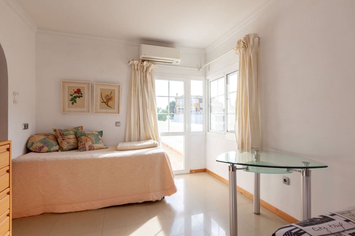 5 soveværelse Villa til salg i Mijas Golf med swimmingpool - € 952.000 (Ref: 9081907)