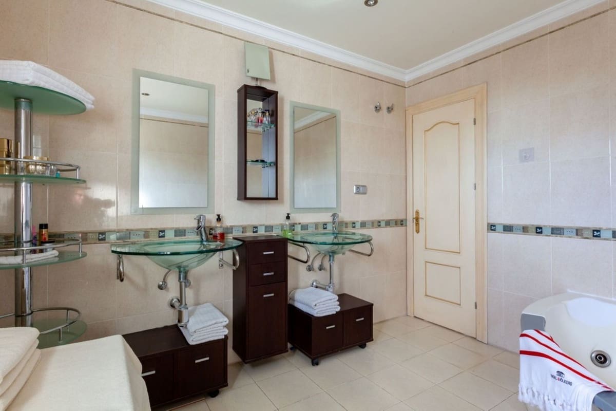 5 soveværelse Villa til salg i Mijas Golf med swimmingpool - € 952.000 (Ref: 9081907)