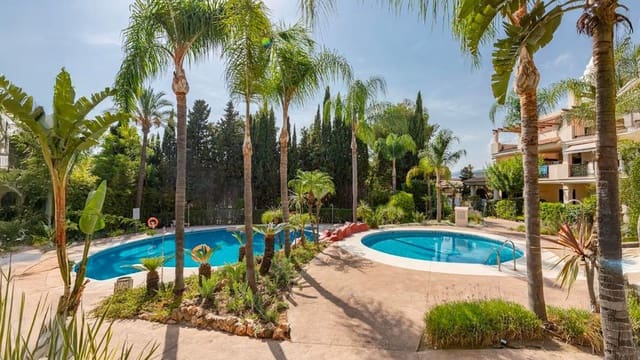 2 soverom Leilighet til salgs i Puerto Banus, Marbella med svømmebasseng - € 525 000 (Ref: 9081909)
