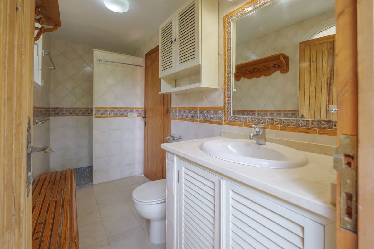 3 soveværelse Villa til salg i Marbella med swimmingpool - € 1.200.000 (Ref: 9081912)