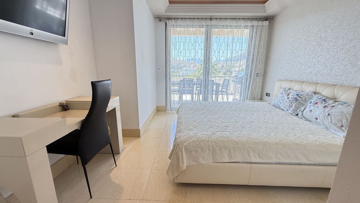 3 sypialnia Apartament na sprzedaż w Benahavis z basenem - 790 000 € (Ref: 9091927)