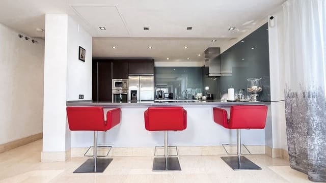 3 Zimmer Apartment zu verkaufen in Benahavís pueblo, Benahavís mit Pool - 790.000 € (Ref: 9091927)