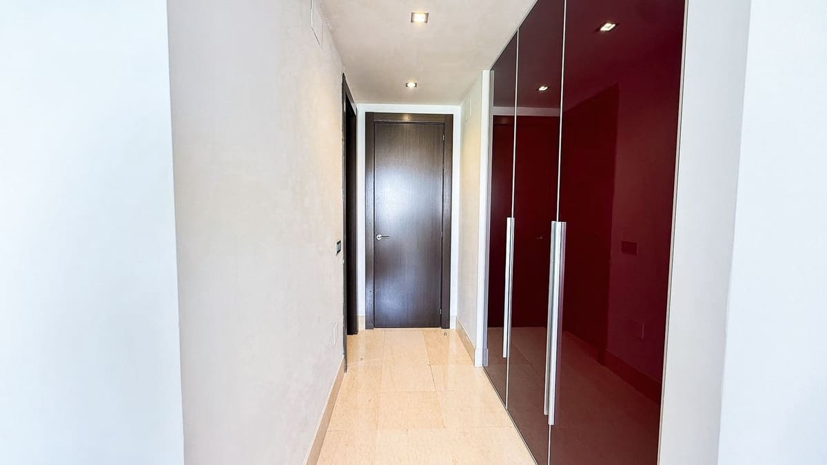 Apartamento de 3 habitaciones en Benahavís en venta con piscina - 790.000 € (Ref: 9091927)