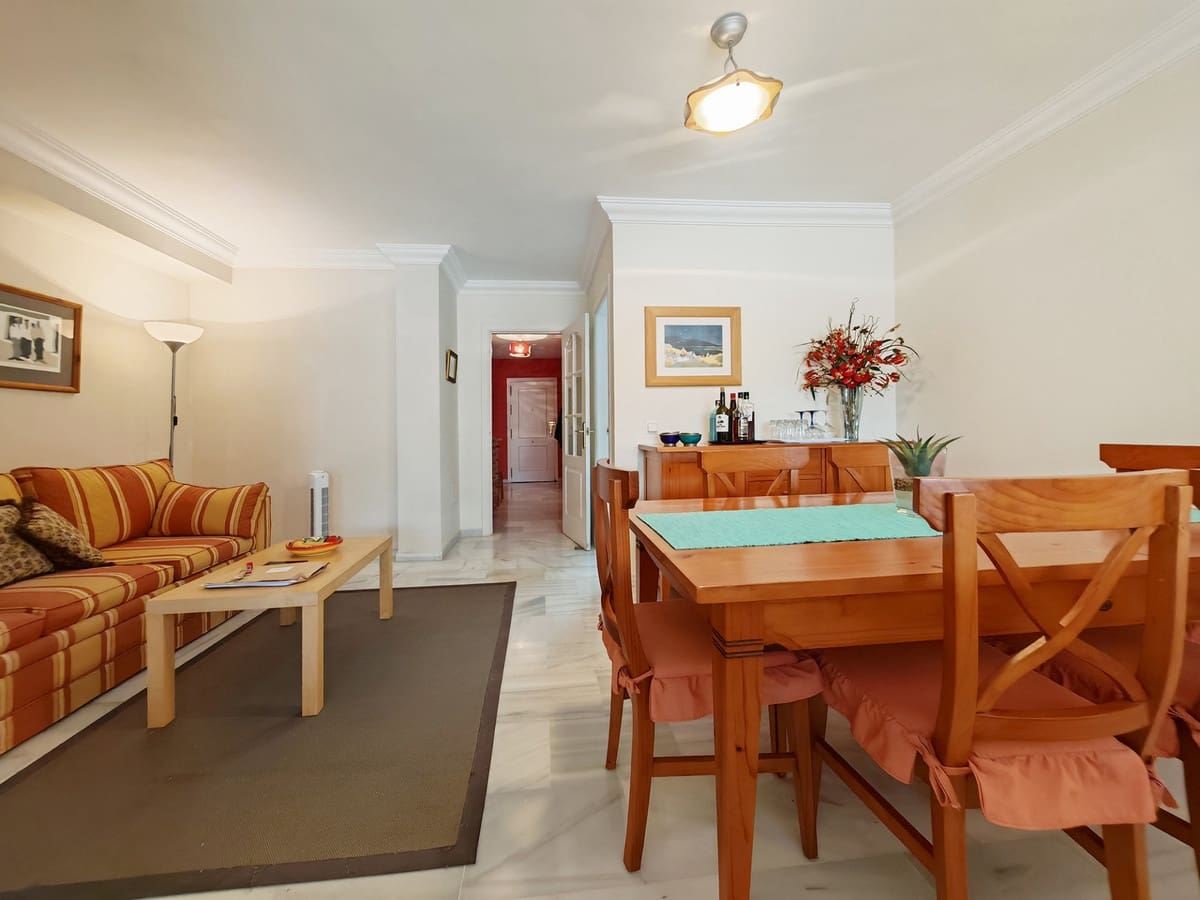 3 soveværelse Lejlighed til salg i Elviria med swimmingpool - € 575.000 (Ref: 9091929)