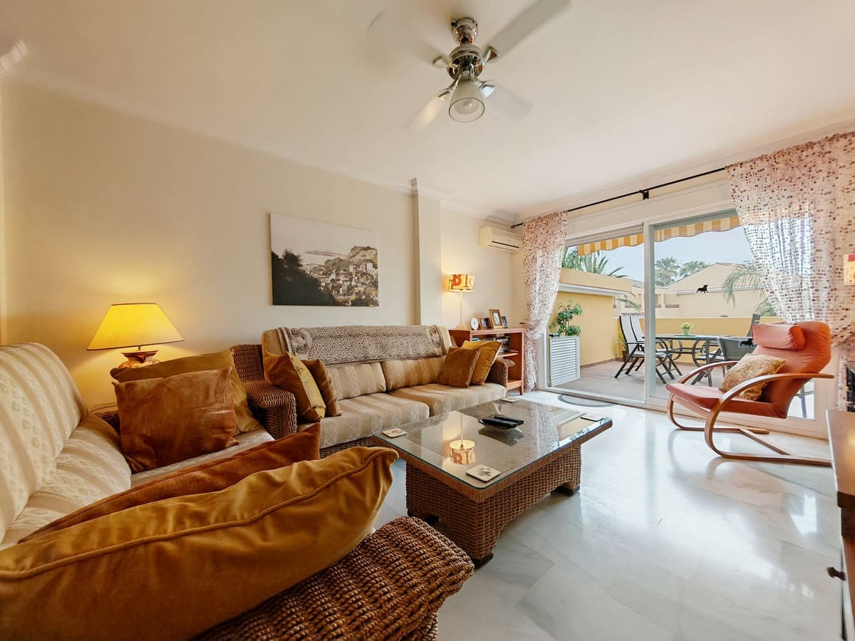 3 soveværelse Lejlighed til salg i Elviria med swimmingpool - € 575.000 (Ref: 9091929)