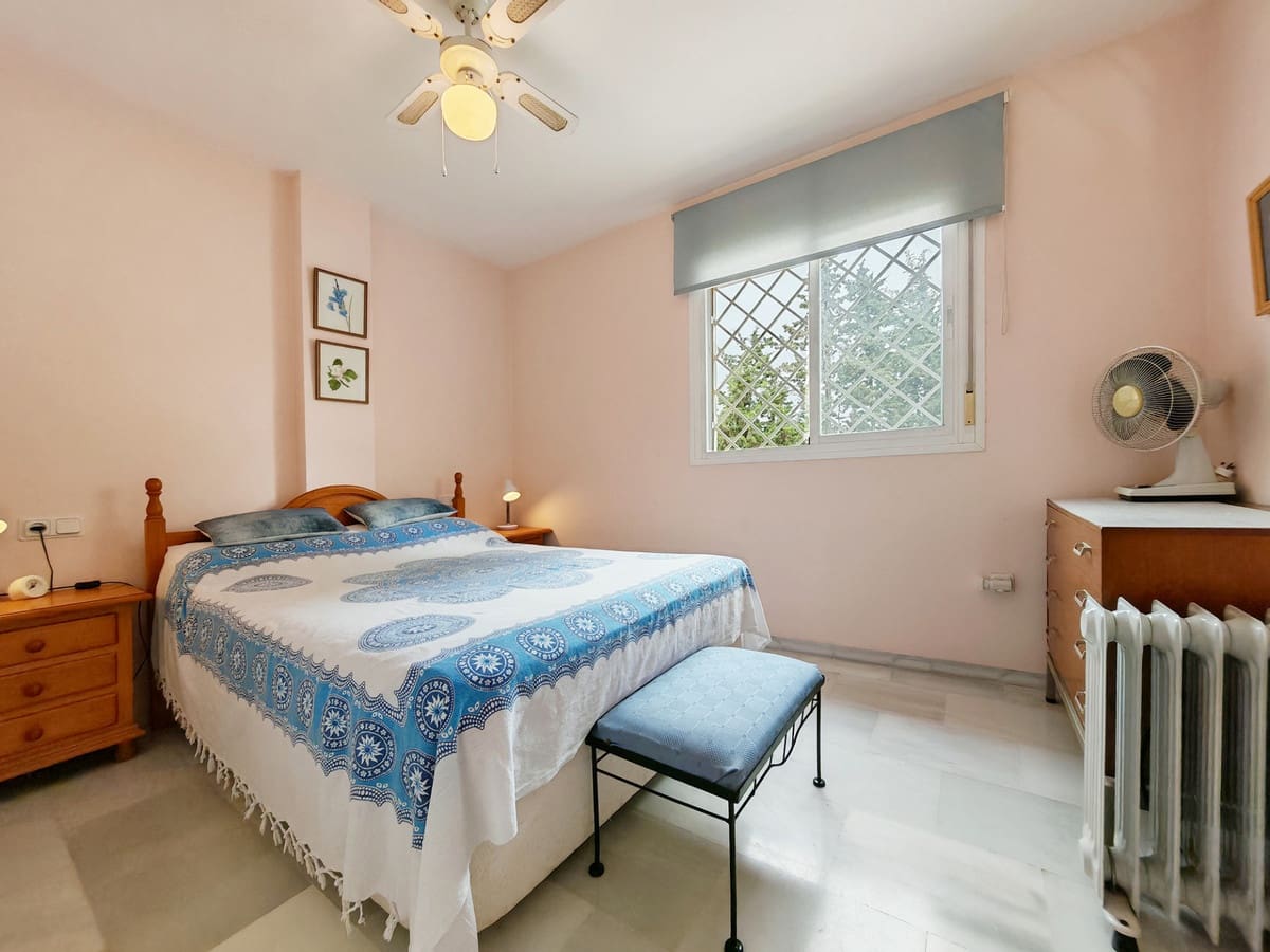 3 soveværelse Lejlighed til salg i Elviria med swimmingpool - € 575.000 (Ref: 9091929)