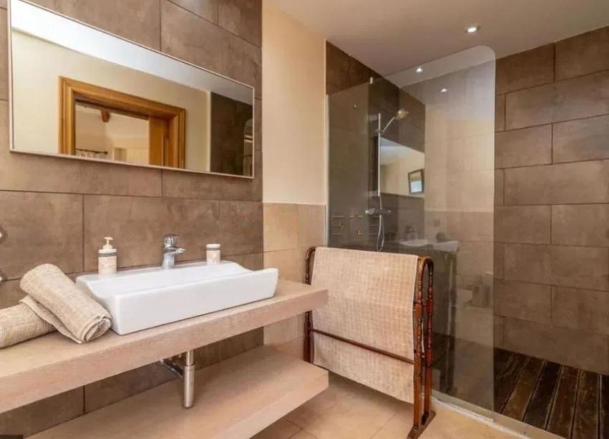 5 soveværelse Villa til salg i Los Flamingos med swimmingpool - € 2.495.000 (Ref: 9108984)