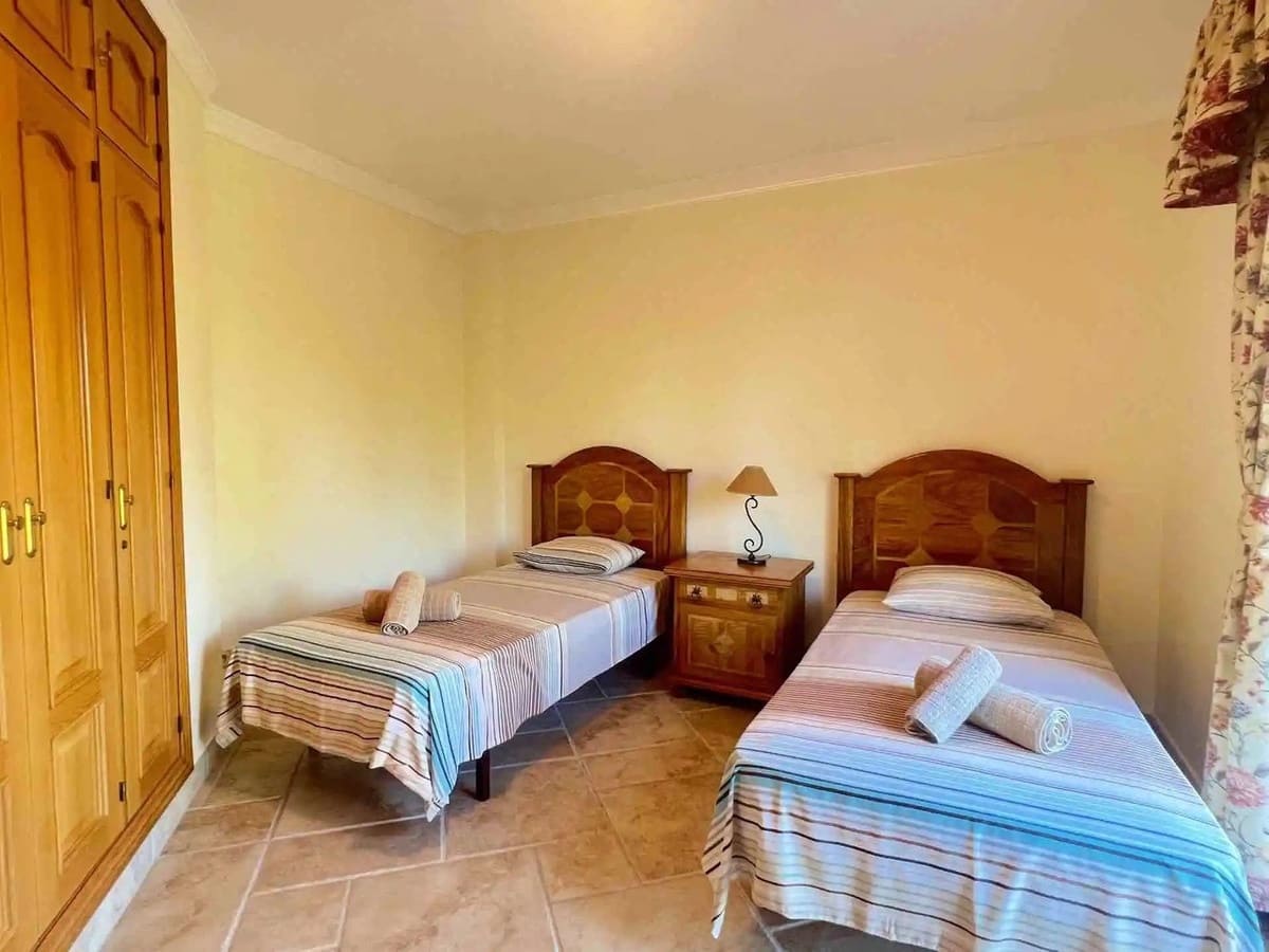 5 soveværelse Villa til salg i Los Flamingos med swimmingpool - € 2.495.000 (Ref: 9108984)