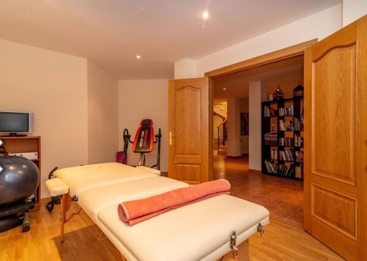 5 soveværelse Villa til salg i Los Flamingos med swimmingpool - € 2.495.000 (Ref: 9108984)