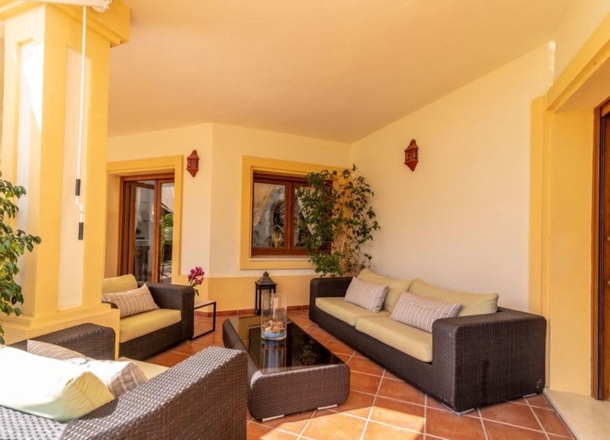 5 soveværelse Villa til salg i Los Flamingos med swimmingpool - € 2.495.000 (Ref: 9108984)