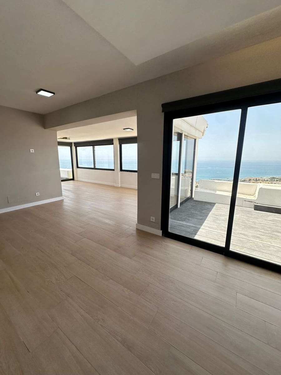 Ático de 3 habitaciones en Riviera del Sol en venta - 559.000 € (Ref: 9108985)