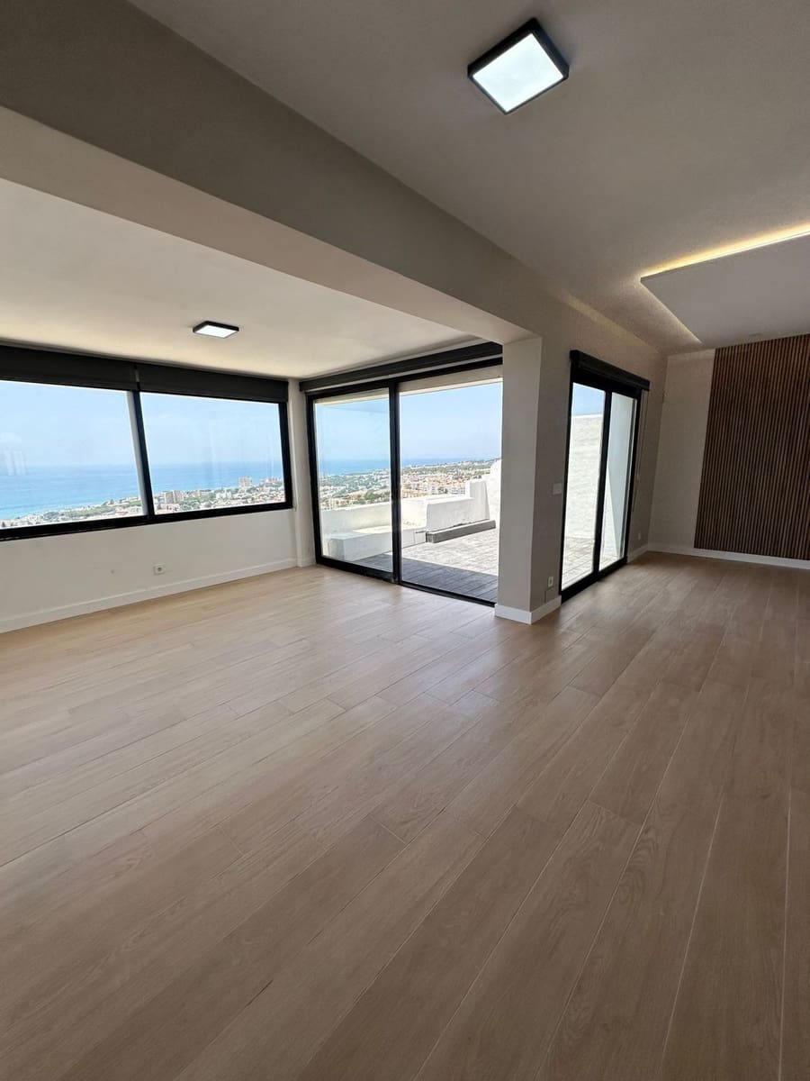 Ático de 3 habitaciones en Riviera del Sol en venta - 559.000 € (Ref: 9108985)