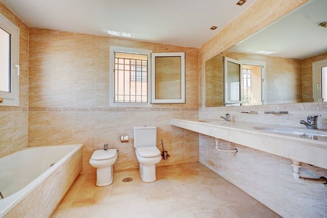 3 bedroom Townhouse for sale in Riviera del Sol, Mijas with pool - € 460,000 (Ref: 9108999)