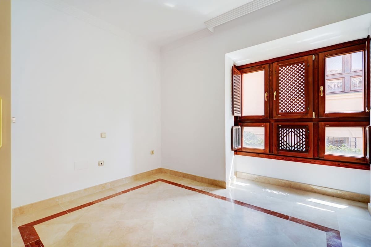 3 soveværelse Byhus til salg i Riviera del Sol med swimmingpool - € 460.000 (Ref: 9108999)