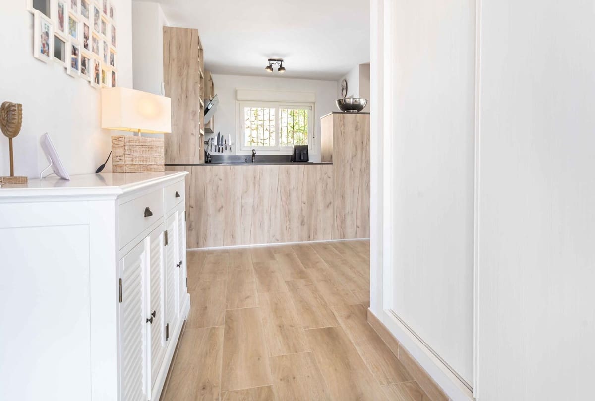 3 soveværelse Villa til salg i Fuengirola med swimmingpool - € 1.245.000 (Ref: 9109000)