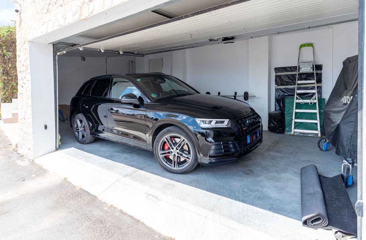 3 soveværelse Villa til salg i Fuengirola med swimmingpool - € 1.245.000 (Ref: 9109000)