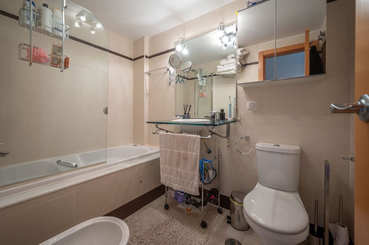 2 soveværelse Lejlighed til salg i La Cala de Mijas med swimmingpool - € 365.000 (Ref: 9132715)