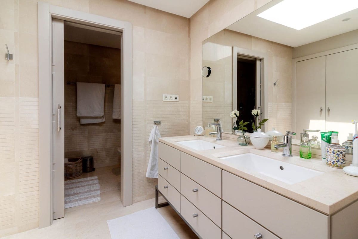 2 soveværelse Penthouse til salg i Golden Mile med swimmingpool - € 2.095.000 (Ref: 9137407)