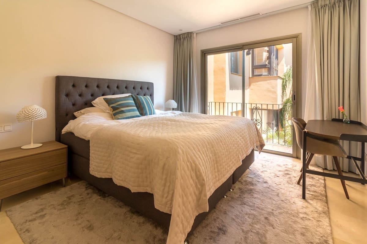 2 soveværelse Penthouse til salg i Golden Mile med swimmingpool - € 2.095.000 (Ref: 9137407)