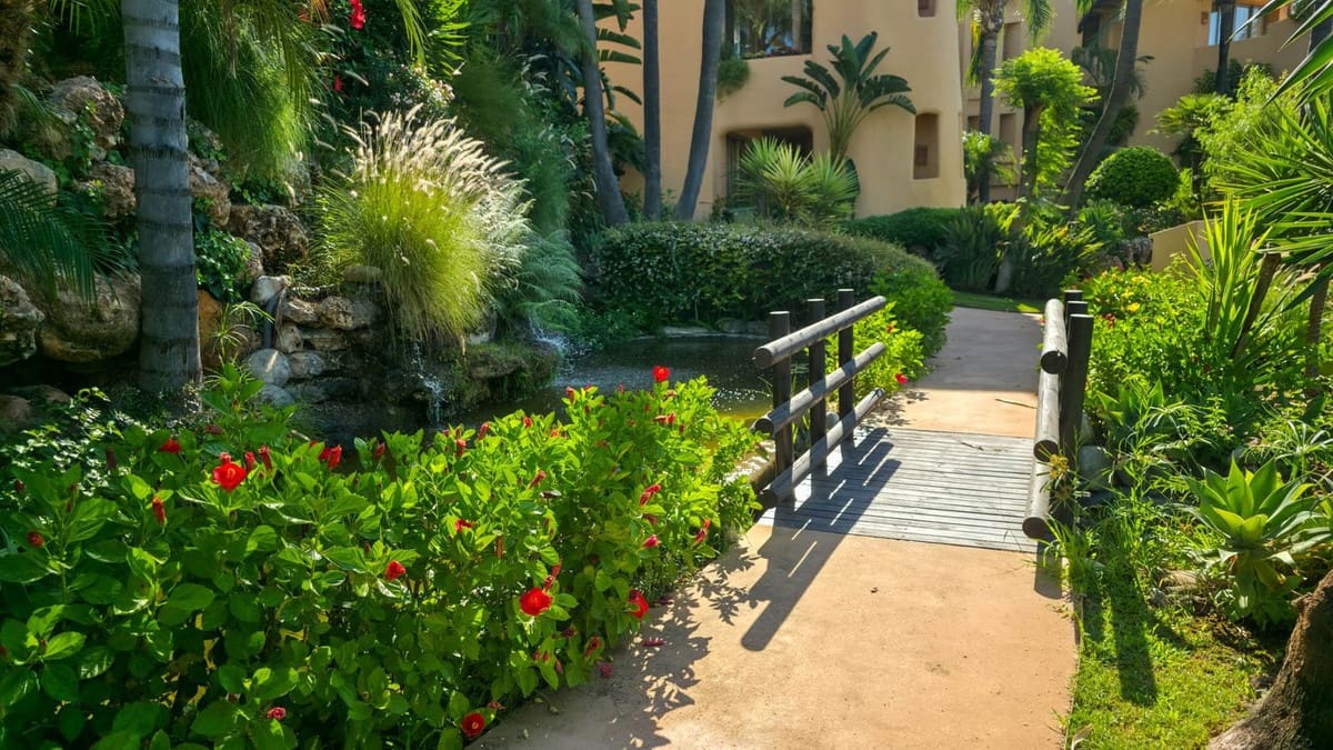 2 soveværelse Penthouse til salg i Golden Mile med swimmingpool - € 2.095.000 (Ref: 9137407)