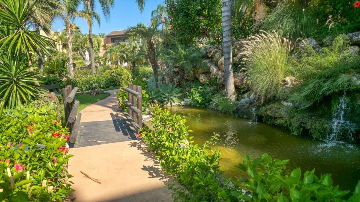 2 soveværelse Penthouse til salg i Golden Mile med swimmingpool - € 2.095.000 (Ref: 9137407)