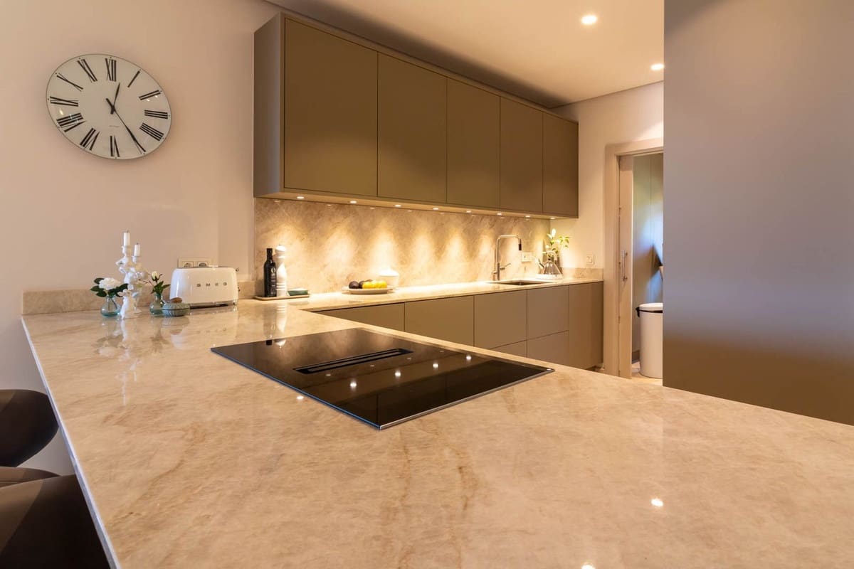 2 soveværelse Penthouse til salg i Golden Mile med swimmingpool - € 2.095.000 (Ref: 9137407)