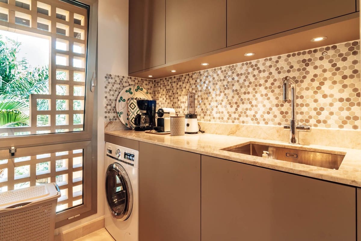 2 soveværelse Penthouse til salg i Golden Mile med swimmingpool - € 2.095.000 (Ref: 9137407)