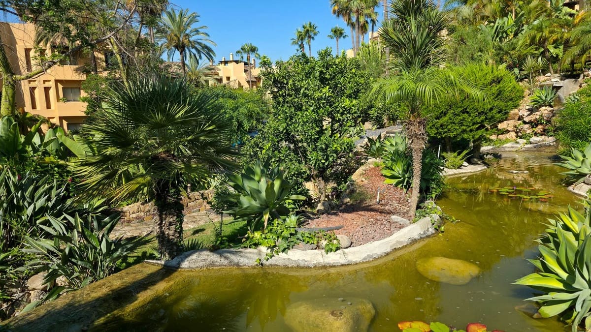 2 soveværelse Penthouse til salg i Golden Mile med swimmingpool - € 2.095.000 (Ref: 9137407)