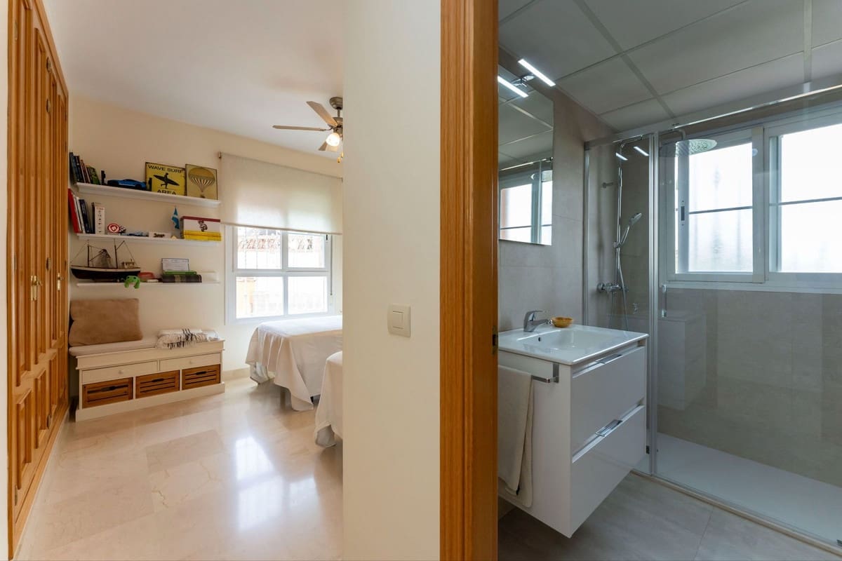 3 soveværelse Villa til salg i Mijas med swimmingpool - € 735.000 (Ref: 9152459)