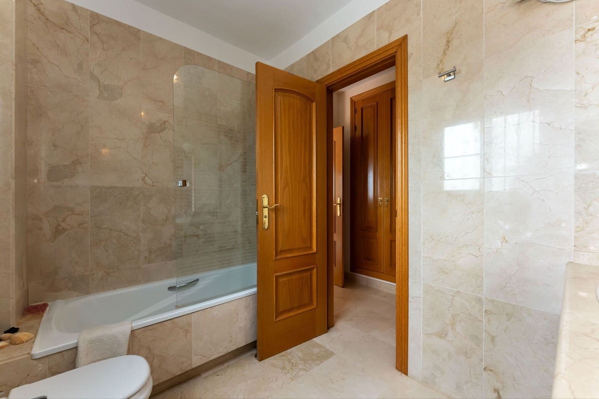 3 soveværelse Villa til salg i Mijas med swimmingpool - € 735.000 (Ref: 9152459)