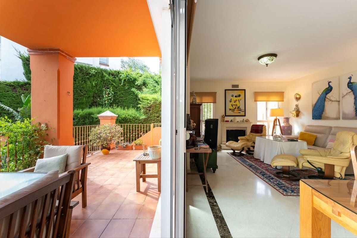 3 soveværelse Villa til salg i Mijas med swimmingpool - € 735.000 (Ref: 9152459)