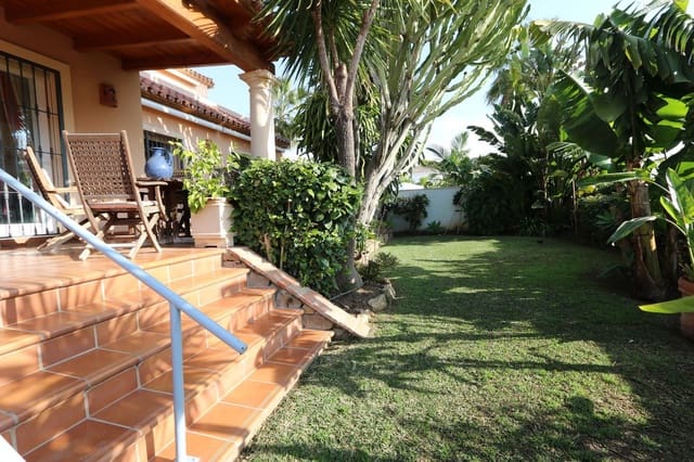 6 soveværelse Villa til salg i Cabopino, Marbella med swimmingpool - € 1.490.000 (Ref: 9152460)