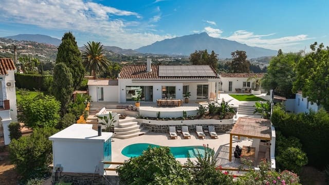 4 slaapkamer Villa te koop in Guadalmina Alta, Marbella met zwembad - € 1.790.000 (Ref: 9152469)