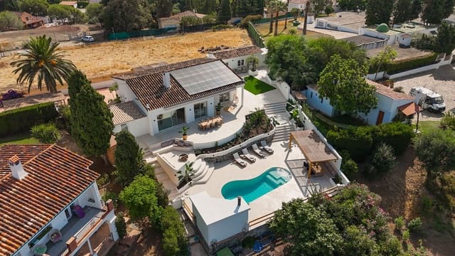4 slaapkamer Villa te koop in Guadalmina Alta, Marbella met zwembad - € 1.790.000 (Ref: 9152469)