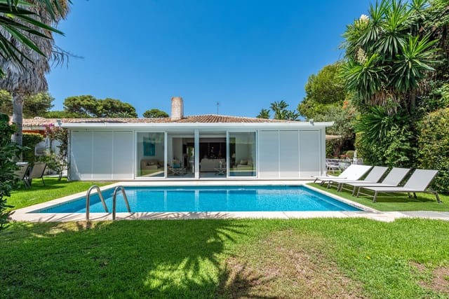 7 soverom Hus til salgs i Los Monteros, Marbella med svømmebasseng - € 1 850 000 (Ref: 9152472)