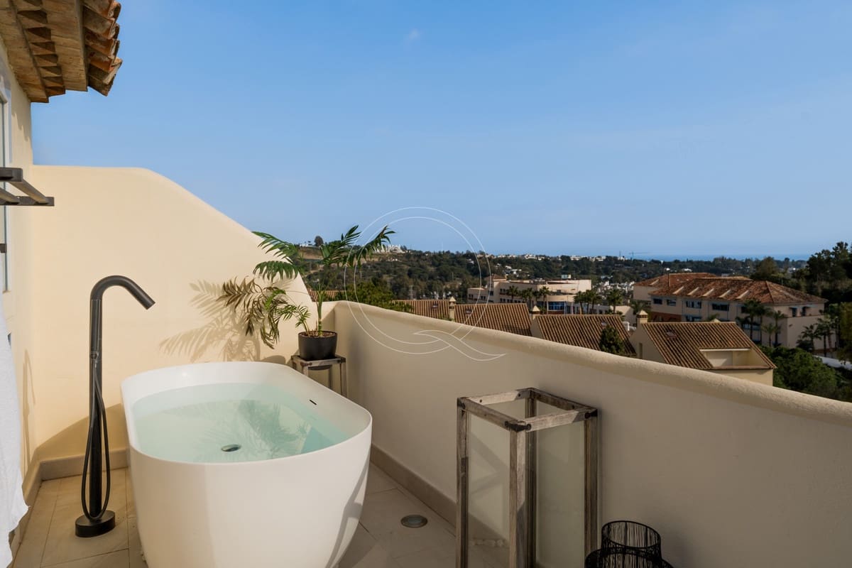 3 sovrum Lägenhet till salu i Nueva Andalucia med pool - 850 000 € (Ref: 9152475)