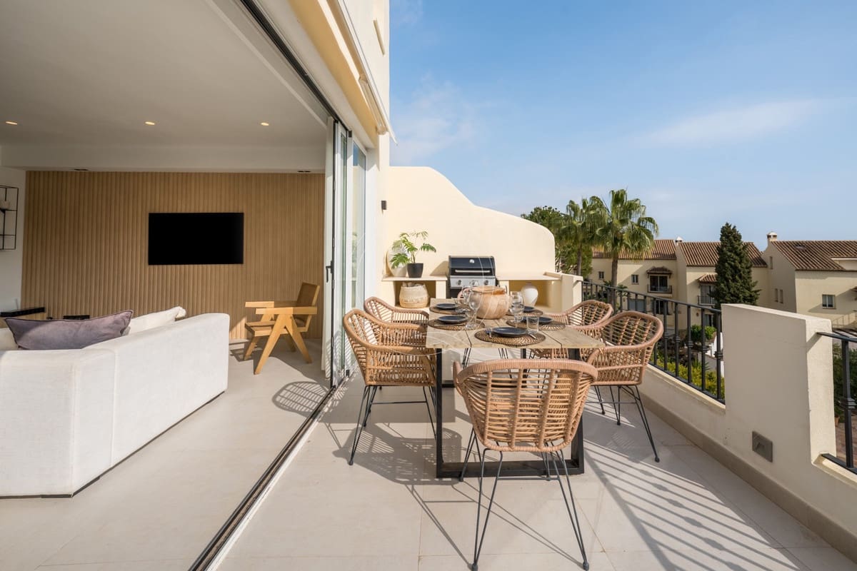 3 sovrum Lägenhet till salu i Nueva Andalucia med pool - 850 000 € (Ref: 9152475)