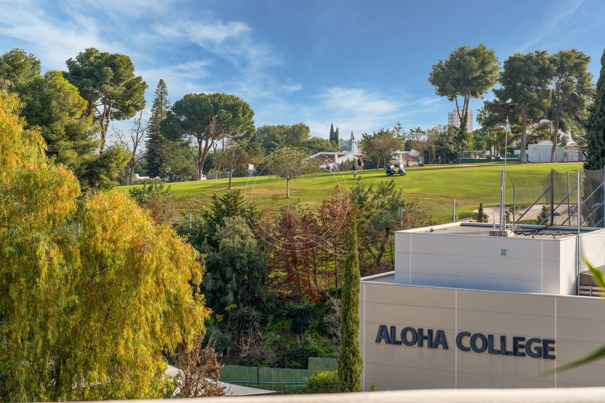 3 slaapkamer Appartement te koop in Nueva Andalucia met zwembad - € 850.000 (Ref: 9152475)