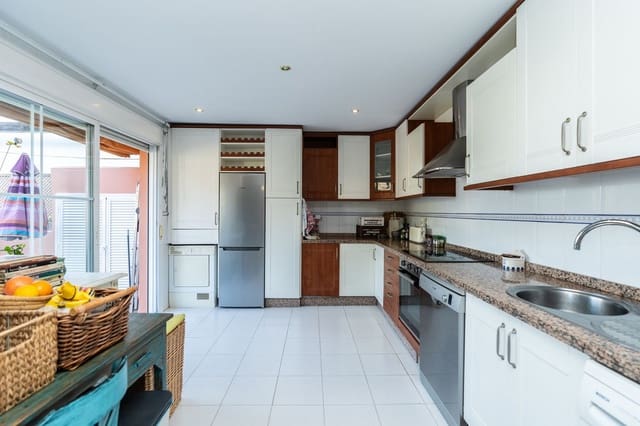 2 bedroom Penthouse for sale in Elviria, Marbella with pool - € 495,000 (Ref: 9154395)