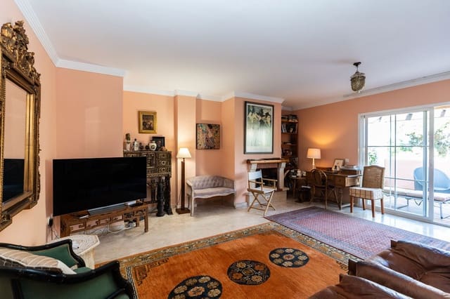 2 bedroom Penthouse for sale in Elviria, Marbella with pool - € 495,000 (Ref: 9154395)