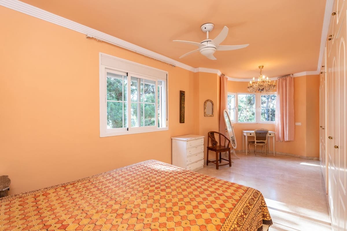 2 soveværelse Penthouse til salg i Elviria med swimmingpool - € 495.000 (Ref: 9154395)