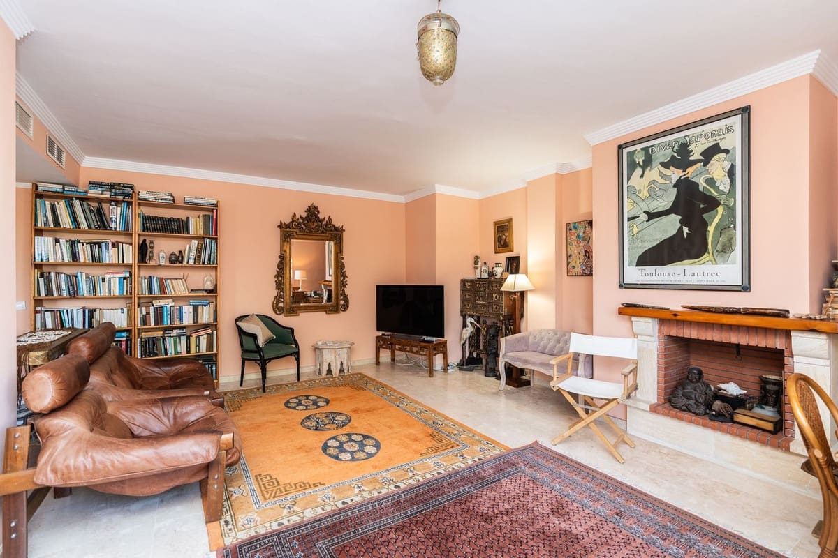 2 soveværelse Penthouse til salg i Elviria med swimmingpool - € 495.000 (Ref: 9154395)